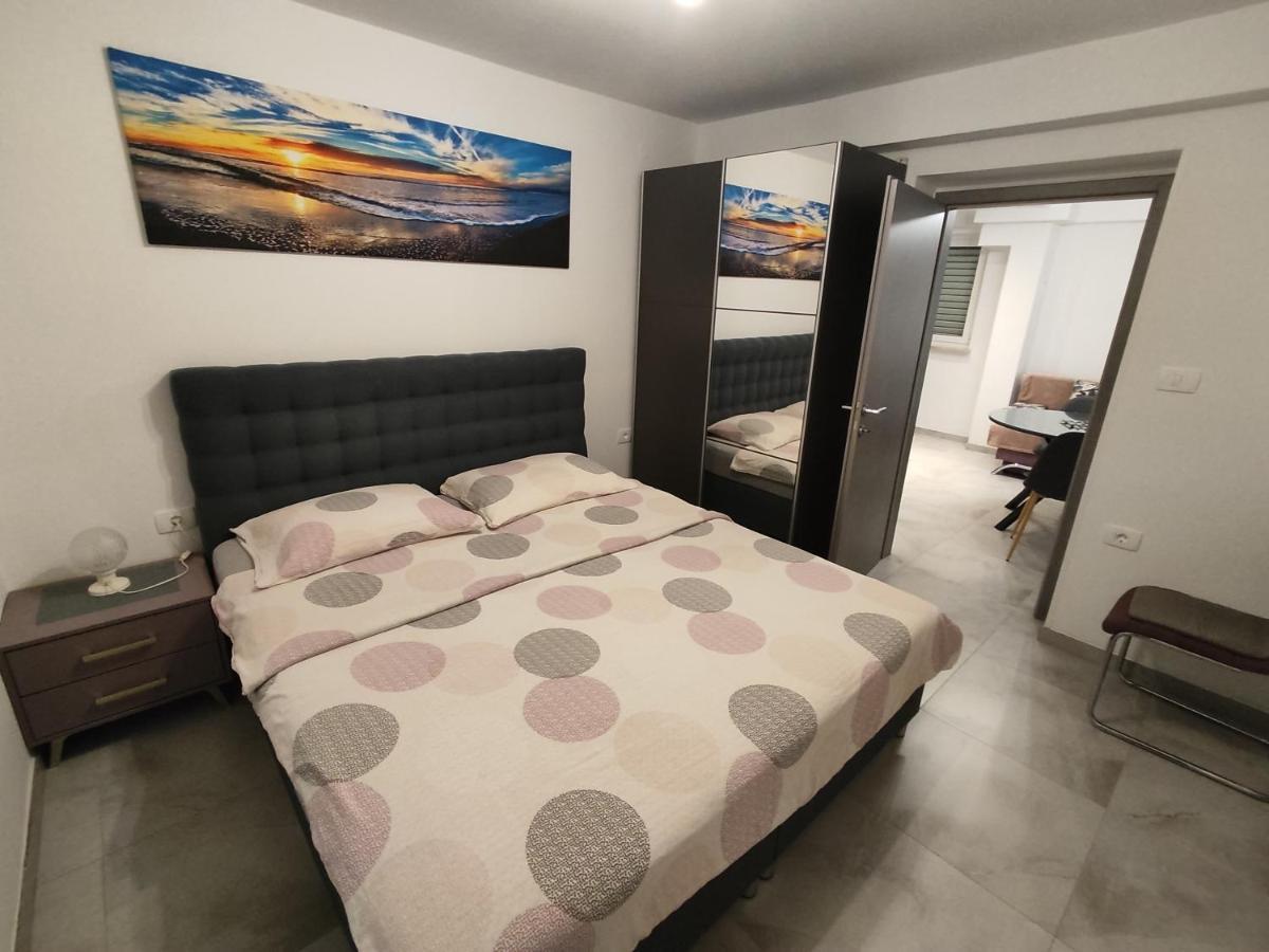 Apartments Samec Izola Eksteriør bilde